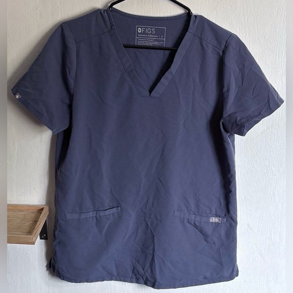 FIGS SPACE NAVY SCRUB TOP SIZE SMALL